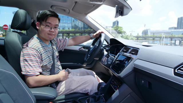 丰田最新混动版SUV，驾驭变化，自信驰骋