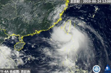 长春台风最新警报，温馨日常应对风雨考验