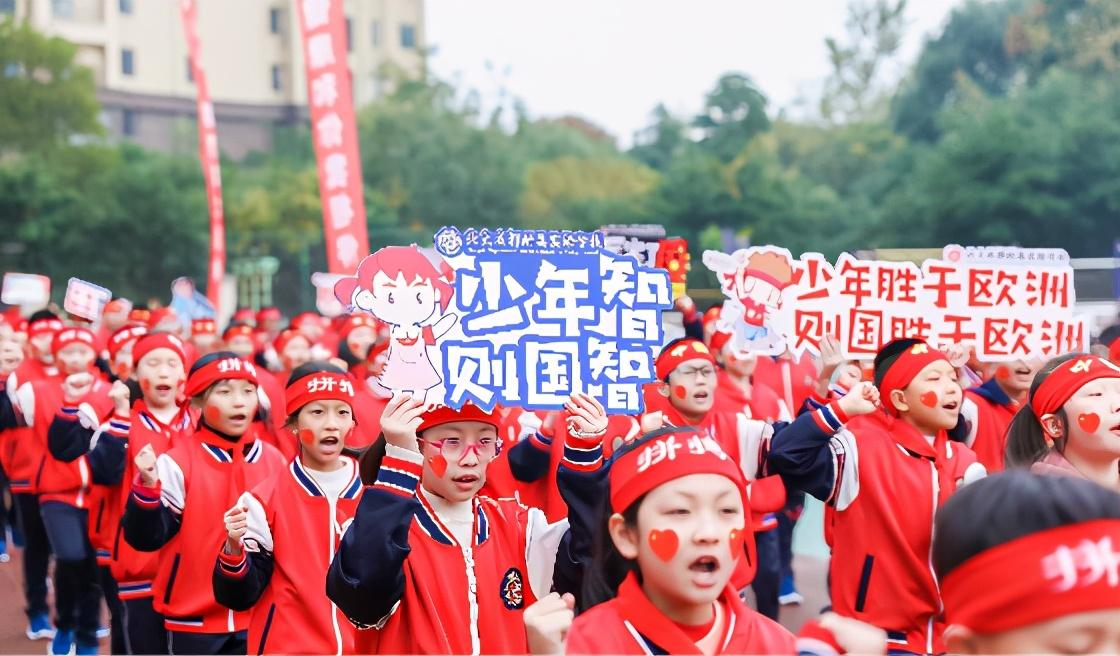 秋季赛最新比赛，变化、学习与自信的力量展现赛场风采
