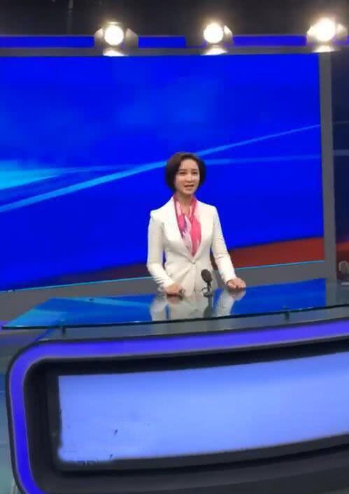 探索自然美景之旅与女性短发风尚，追寻内心平静与时尚风采