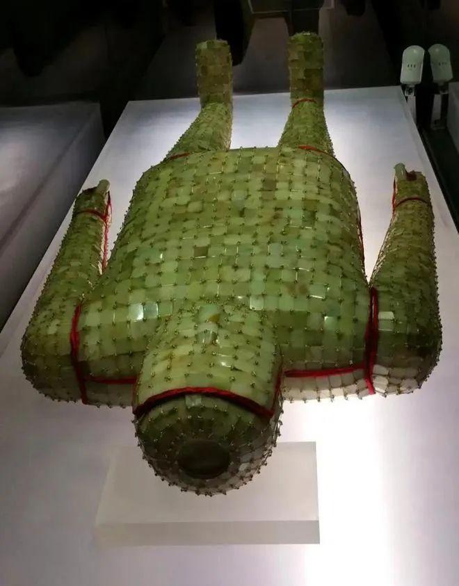 探秘隐藏宝藏，最新三层豪华别墅图片小巷中的奢华风采展示