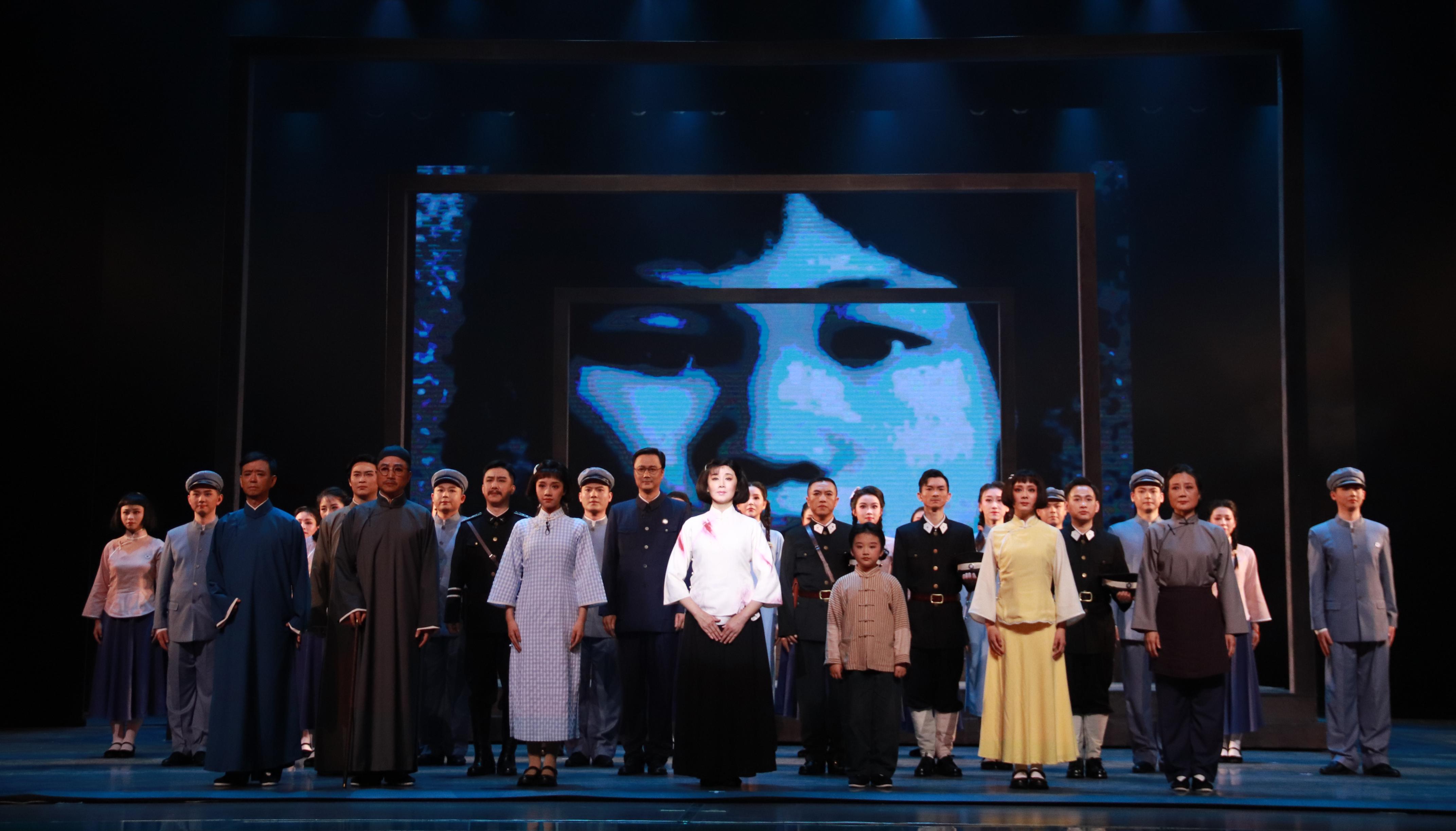 假面骑士OOO演员表揭秘，时代的英雄与不朽传奇的演绎者