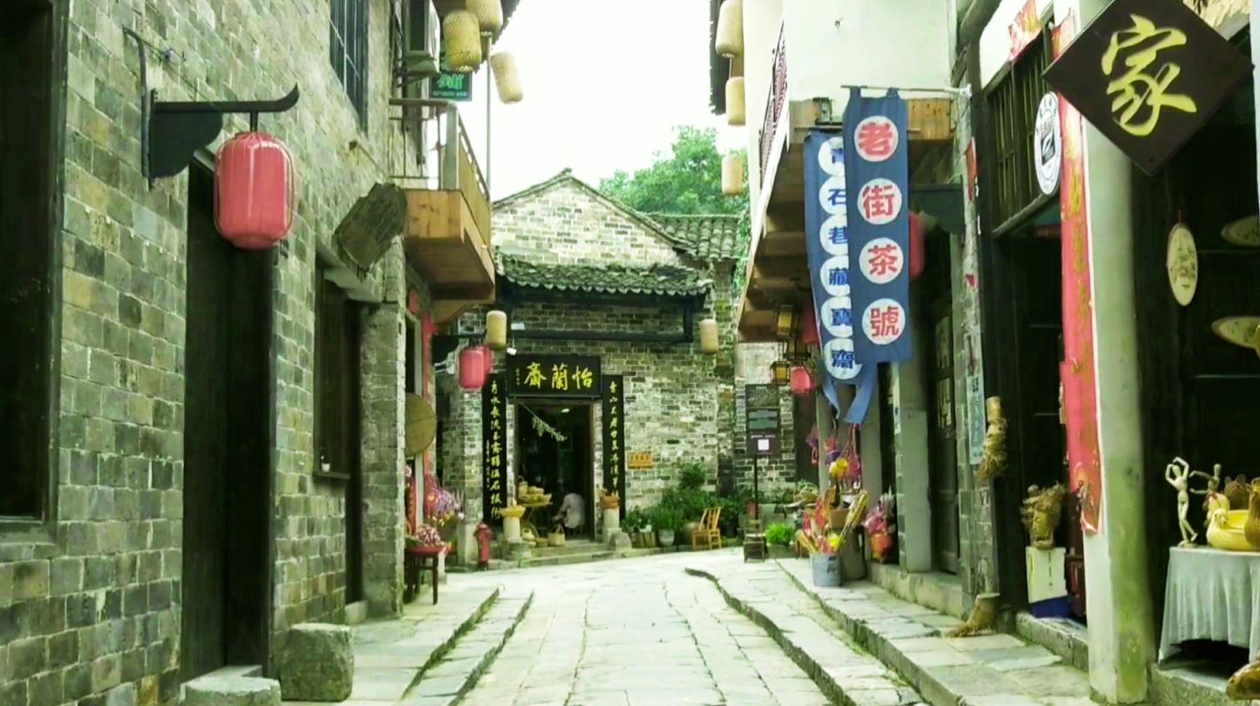 小巷深处的独特魅力，最新广场舞风采展示