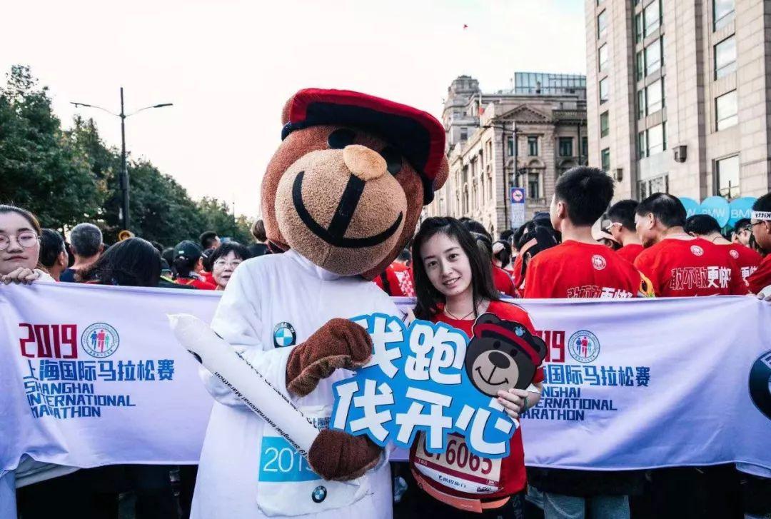 最新科技跑鞋Nike，激发潜能，领跑未来