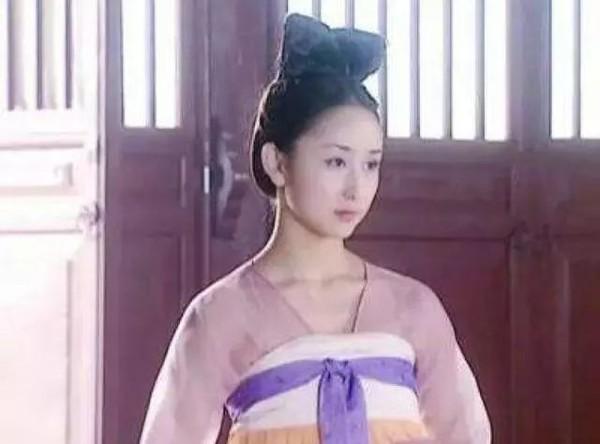 周迅最新代言亮相，闪耀时尚魅力