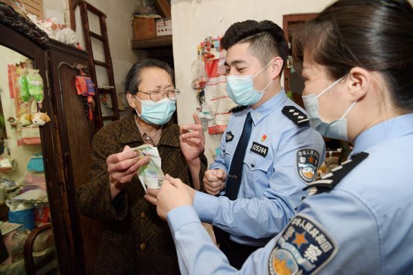 最新警察津贴调整方案及小巷特色小店探秘揭秘