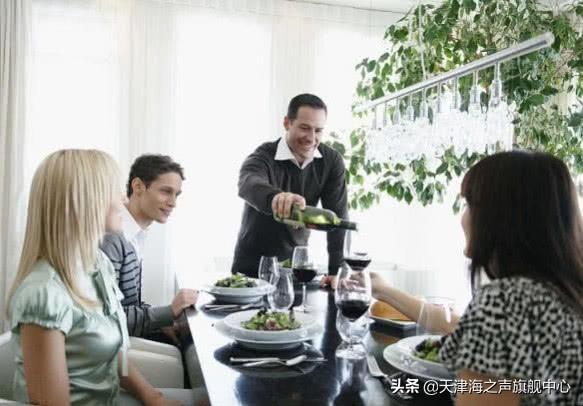 同学聚会班长致辞最新揭秘，小巷里的隐藏美食宝藏回顾与同学情谊的珍贵瞬间