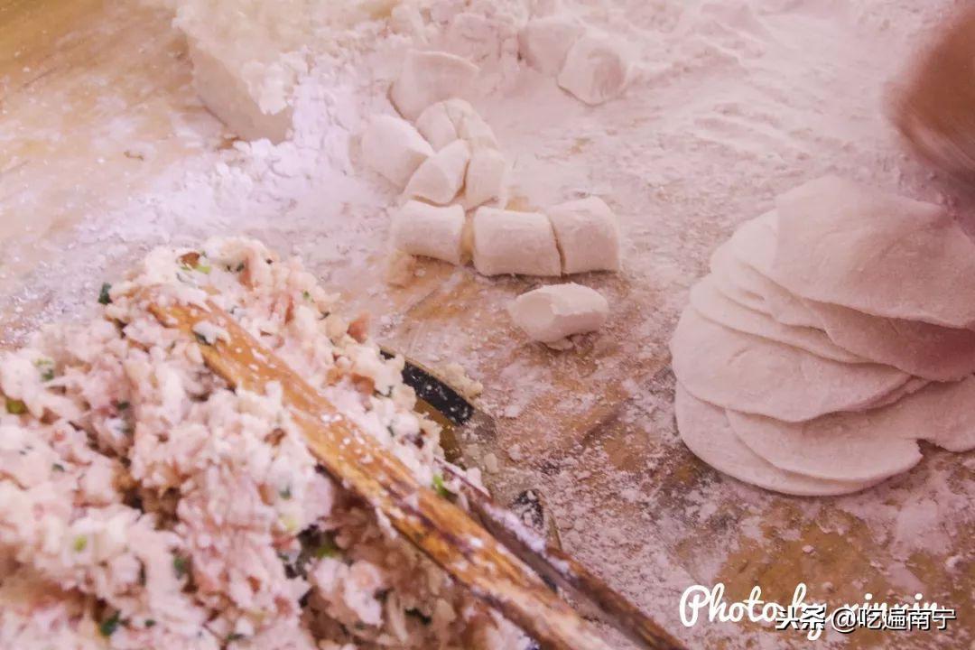 互联网新闻热点与小巷深处的独特风味，一家隐藏版特色小店的探索故事