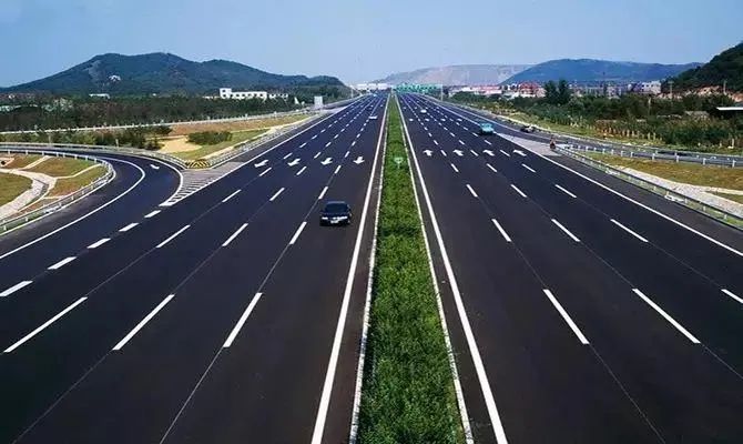 山东高速公路最新规划，速度与激情的交响乐章及小巷中的意外惊喜探索